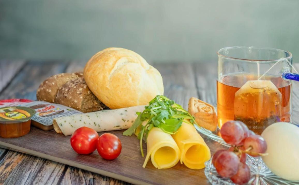 Unieke Bed En Breakfast Met Historisch Verhaal In Ferwert Ferwerd Kültér fotó